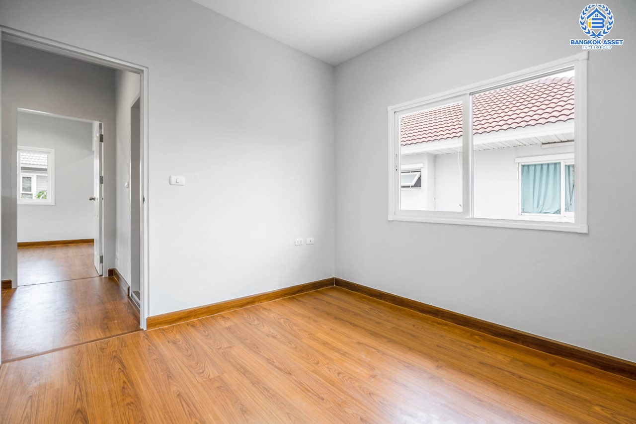 บ้านมือสองตกแต่งใหม่ ม.เพอร์เฟคเพลส รัตนาธิเบศร์ ห้องริม เนื้อที่ 54.5 ตร.ว. ดีไซน์ Modern ฟังก์ชัน 3 ห้องนอน 3 ห้องน้ำ 2 ที่จอดรถ บนที่สุดแห่งทำเลโซนเมือง เชื่อมต่อทุกการเดินทาง ใกล้เซ็นทรัลรัตนาธิเบศร์ จุดขึ้นทางด่วน "งามวงศ์วาน" และเพียง 5 นาที ถึง MRT "สถานีไทรม้า"